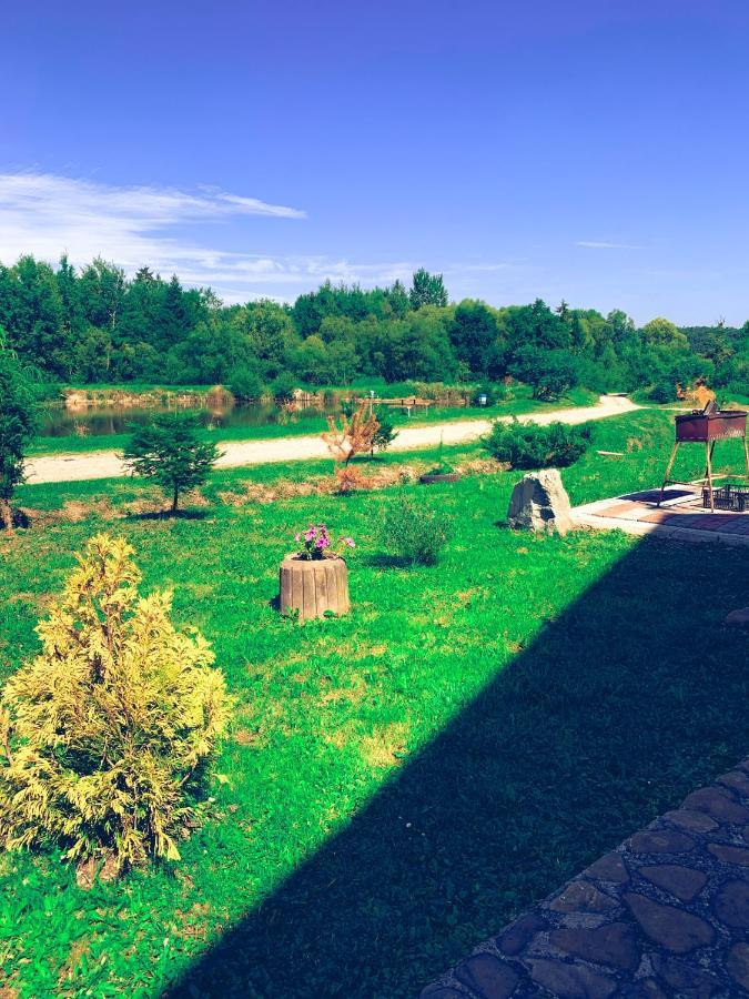 Готель Явір Агро Vyshnivtsi Exterior foto